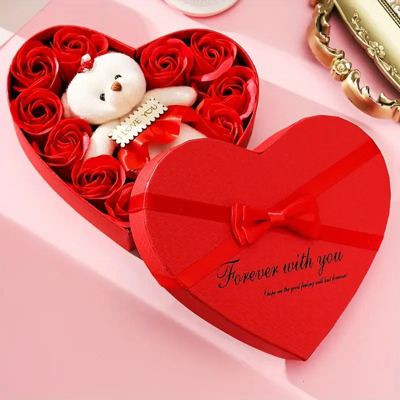 Boîte cadeau cœur avec ours en peluche et roses artificielles